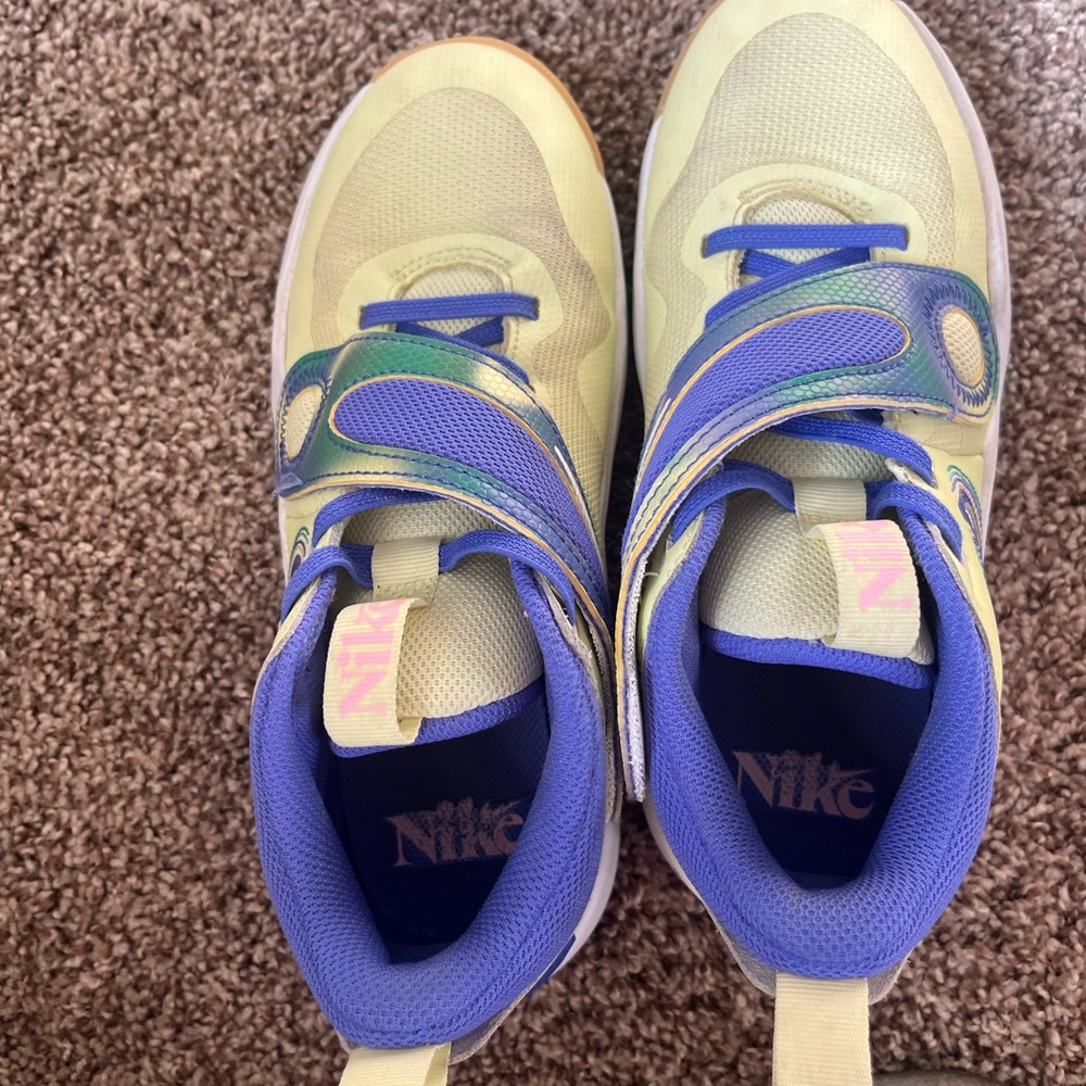 Nike kids size 4.5 basketball shoes